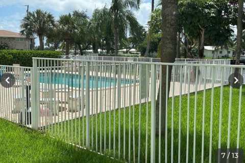 Condo in Pompano Beach, Florida, 1 bedroom  № 2191486 - photo 2