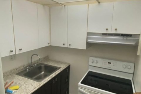 Condo in Pompano Beach, Florida, 1 bedroom  № 2191486 - photo 7