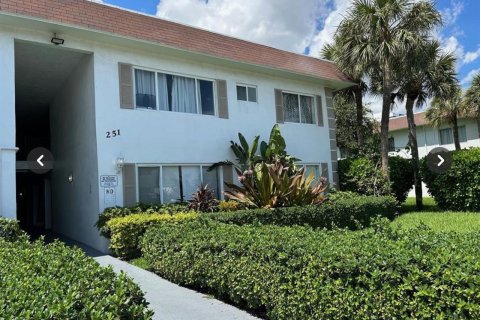 Condo in Pompano Beach, Florida, 1 bedroom  № 2191486 - photo 3