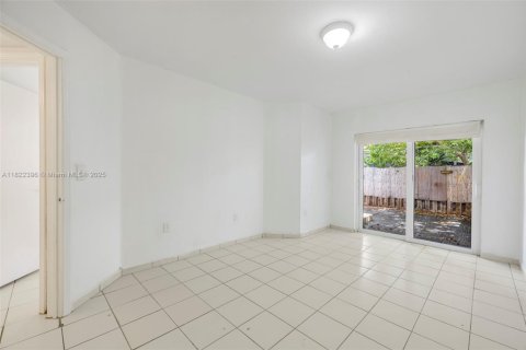 Touwnhouse à vendre à Cutler Bay, Floride: 3 chambres, 114.18 m2 № 1921044 - photo 6