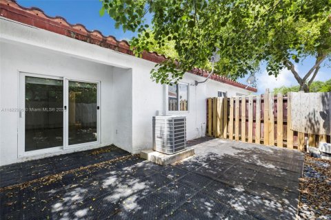 Touwnhouse à vendre à Cutler Bay, Floride: 3 chambres, 114.18 m2 № 1921044 - photo 16