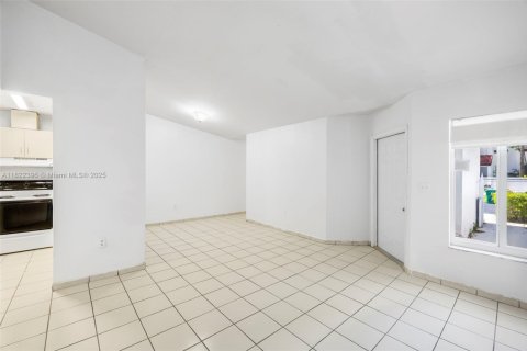 Touwnhouse à vendre à Cutler Bay, Floride: 3 chambres, 114.18 m2 № 1921044 - photo 13