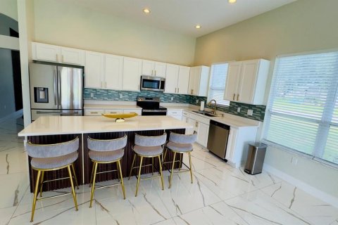 Casa en venta en Zephyrhills, Florida, 4 dormitorios, 210.24 m2 № 2123220 - foto 6