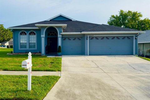 Casa en Zephyrhills, Florida 4 dormitorios, 210.24 m2 № 2123220