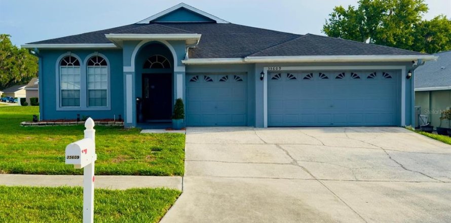 Casa en Zephyrhills, Florida 4 dormitorios, 210.24 m2 № 2123220