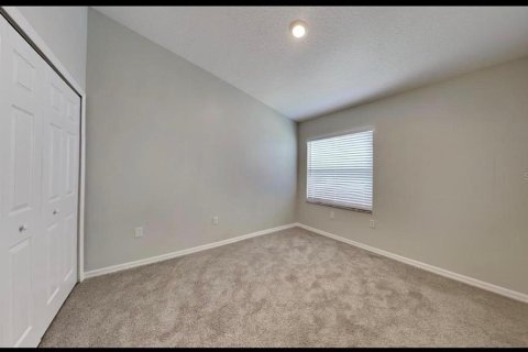 Casa en venta en Zephyrhills, Florida, 4 dormitorios, 210.24 m2 № 2123220 - foto 16