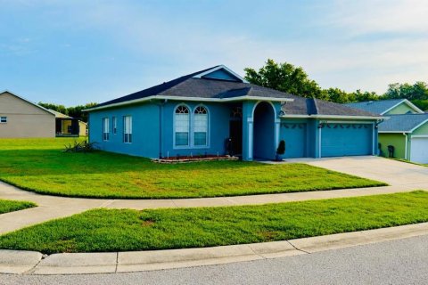 Casa en venta en Zephyrhills, Florida, 4 dormitorios, 210.24 m2 № 2123220 - foto 22