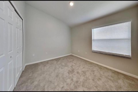 Casa en venta en Zephyrhills, Florida, 4 dormitorios, 210.24 m2 № 2123220 - foto 14