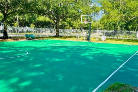 Casa en venta en Zephyrhills, Florida, 4 dormitorios, 210.24 m2 № 2123220 - foto 20