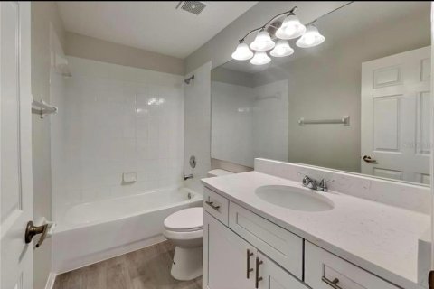 Casa en venta en Zephyrhills, Florida, 4 dormitorios, 210.24 m2 № 2123220 - foto 13