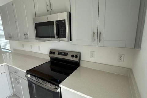 Adosado en alquiler en Kissimmee, Florida, 2 dormitorios, 116.59 m2 № 2099291 - foto 9
