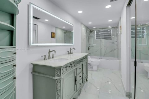 Condominio en venta en Lauderdale Lakes, Florida, 2 dormitorios, 102.38 m2 № 1730504 - foto 9