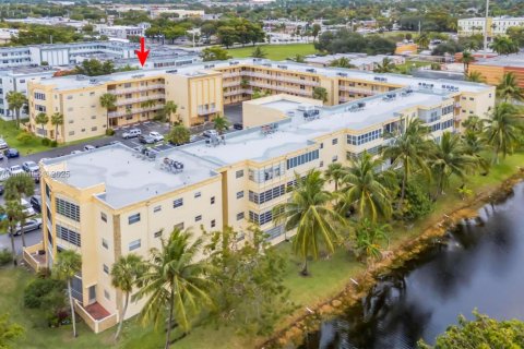 Condominio en venta en Lauderdale Lakes, Florida, 2 dormitorios, 102.38 m2 № 1730504 - foto 22
