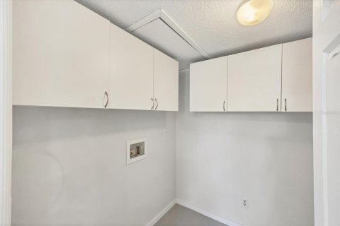 Townhouse in Sarasota, Florida 4 bedrooms, 151.43 sq.m. № 1857670 - photo 13