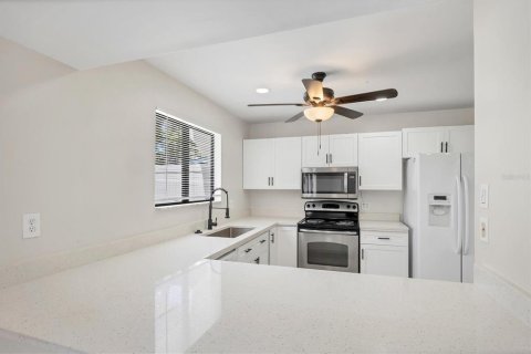 Townhouse in Sarasota, Florida 4 bedrooms, 151.43 sq.m. № 1857670 - photo 10