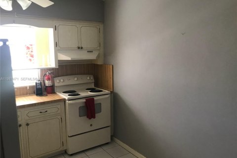 Copropriété à louer à Hallandale Beach, Floride: 2 chambres, 68.65 m2 № 2028668 - photo 7