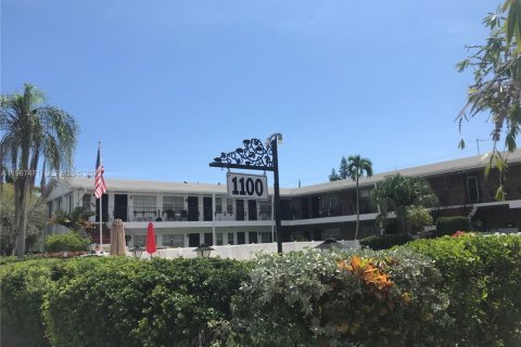 Copropriété à louer à Hallandale Beach, Floride: 2 chambres, 68.65 m2 № 2028668 - photo 2