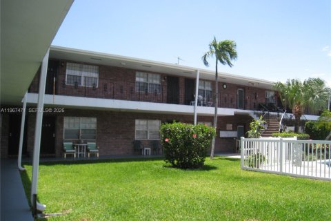 Condo à Hallandale Beach, Floride, 2 chambres № 2028668