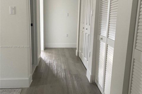 Casa en venta en Florida City, Florida, 5 dormitorios, 168.15 m2 № 2370323 - foto 29