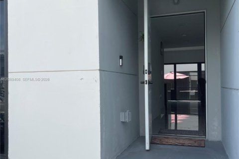 Casa en venta en Florida City, Florida, 5 dormitorios, 168.15 m2 № 2370323 - foto 6