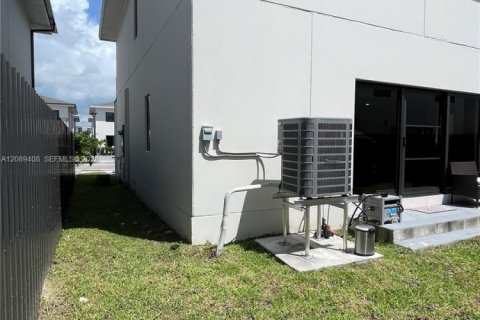 Casa en venta en Florida City, Florida, 5 dormitorios, 168.15 m2 № 2370323 - foto 20