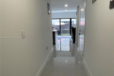 Casa en venta en Florida City, Florida, 5 dormitorios, 168.15 m2 № 2370323 - foto 7