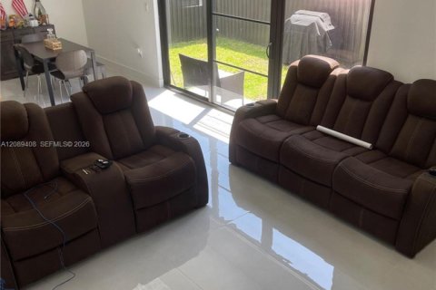 Casa en venta en Florida City, Florida, 5 dormitorios, 168.15 m2 № 2370323 - foto 19