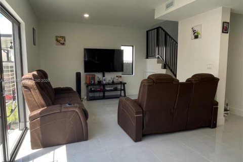 Casa en venta en Florida City, Florida, 5 dormitorios, 168.15 m2 № 2370323 - foto 16