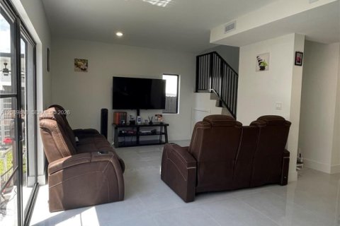 Casa en venta en Florida City, Florida, 5 dormitorios, 168.15 m2 № 2370323 - foto 15