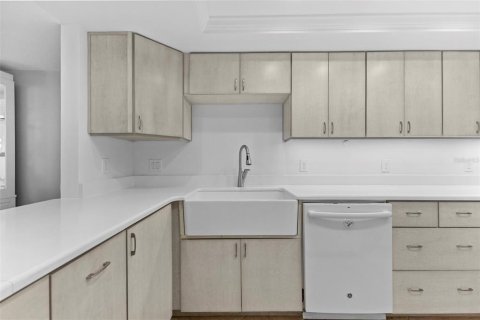 Touwnhouse à vendre à Tampa, Floride: 3 chambres, 188.78 m2 № 1909579 - photo 8