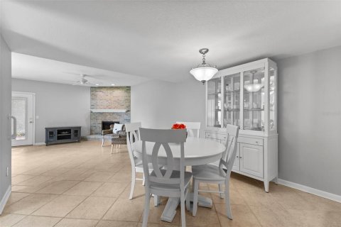 Touwnhouse à vendre à Tampa, Floride: 3 chambres, 188.78 m2 № 1909579 - photo 3