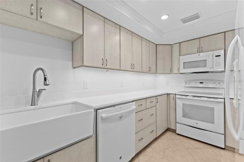 Touwnhouse à vendre à Tampa, Floride: 3 chambres, 188.78 m2 № 1909579 - photo 9
