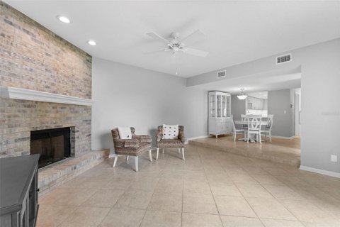 Touwnhouse à vendre à Tampa, Floride: 3 chambres, 188.78 m2 № 1909579 - photo 6