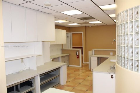 Commercial property in Sunrise, Florida № 1875445 - photo 17