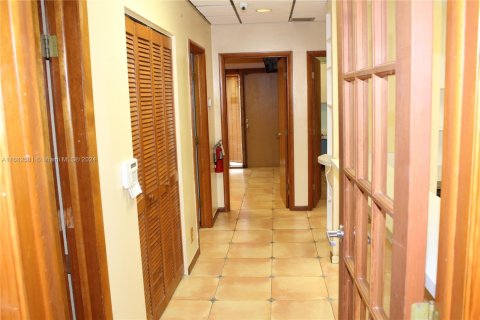 Commercial property in Sunrise, Florida № 1875445 - photo 7