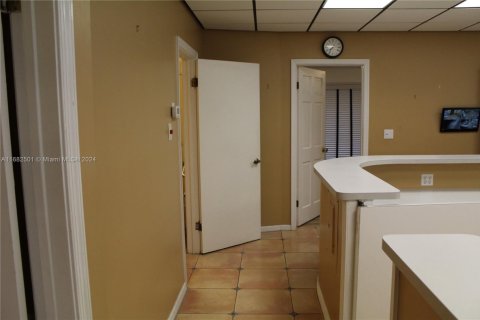 Commercial property in Sunrise, Florida № 1875445 - photo 29