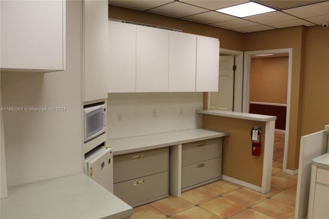 Commercial property in Sunrise, Florida № 1875445 - photo 20