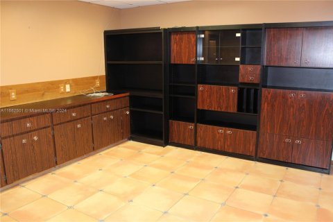 Commercial property in Sunrise, Florida № 1875445 - photo 12