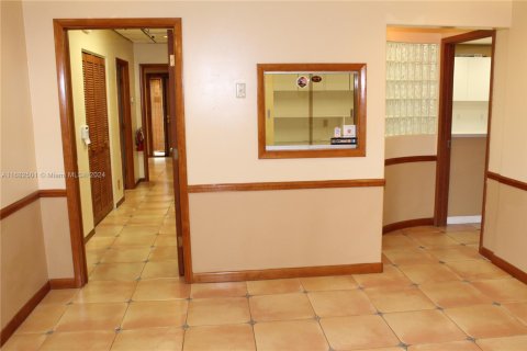 Commercial property in Sunrise, Florida № 1875445 - photo 6