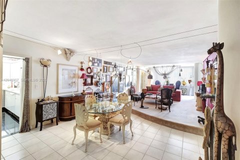 Condominio en venta en Miami Beach, Florida, 2 dormitorios, 125.42 m2 № 2185944 - foto 11