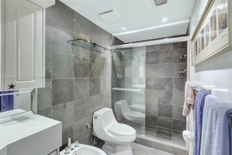 Condominio en venta en Miami Beach, Florida, 2 dormitorios, 125.42 m2 № 2185944 - foto 16