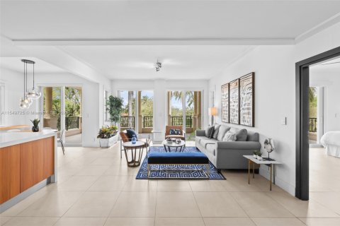 Condo in Miami Beach, Florida, 2 bedrooms  № 2016611 - photo 6