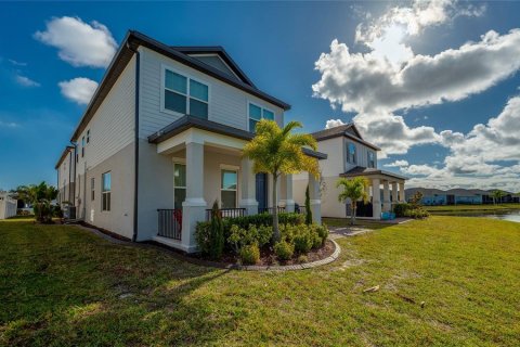 Casa en venta en New Smyrna Beach, Florida, 3 dormitorios, 165.27 m2 № 2117522 - foto 3