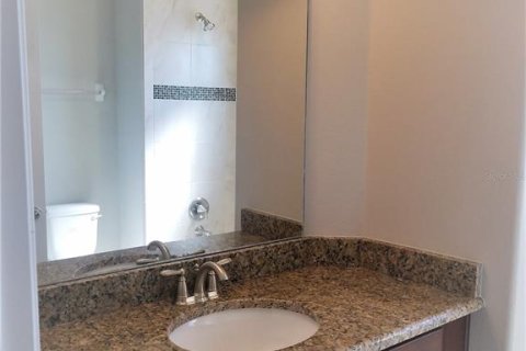 Townhouse in Groveland, Florida 3 bedrooms, 161.65 sq.m. № 2110254 - photo 11