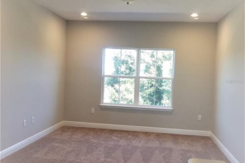 Townhouse in Groveland, Florida 3 bedrooms, 161.65 sq.m. № 2110254 - photo 13