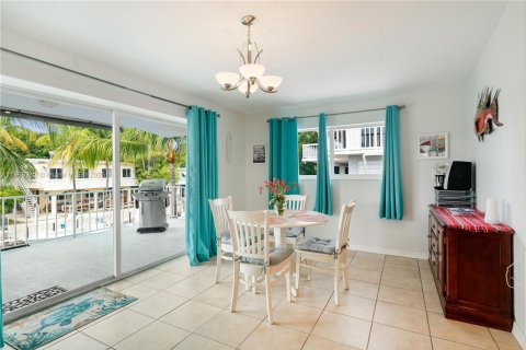 House in Key Largo, Florida 4 bedrooms, 289.86 sq.m. № 1890114 - photo 11