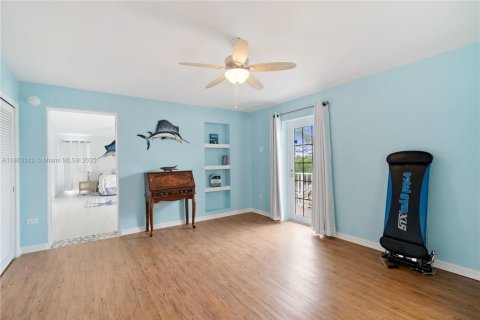 House in Key Largo, Florida 4 bedrooms, 289.86 sq.m. № 1890114 - photo 17