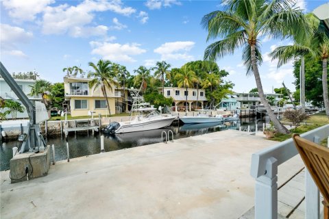 House in Key Largo, Florida 4 bedrooms, 289.86 sq.m. № 1890114 - photo 3