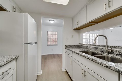 Copropriété à vendre à Tampa, Floride: 2 chambres, 88.26 m2 № 1901392 - photo 12