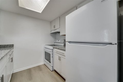 Copropriété à vendre à Tampa, Floride: 2 chambres, 88.26 m2 № 1901392 - photo 10